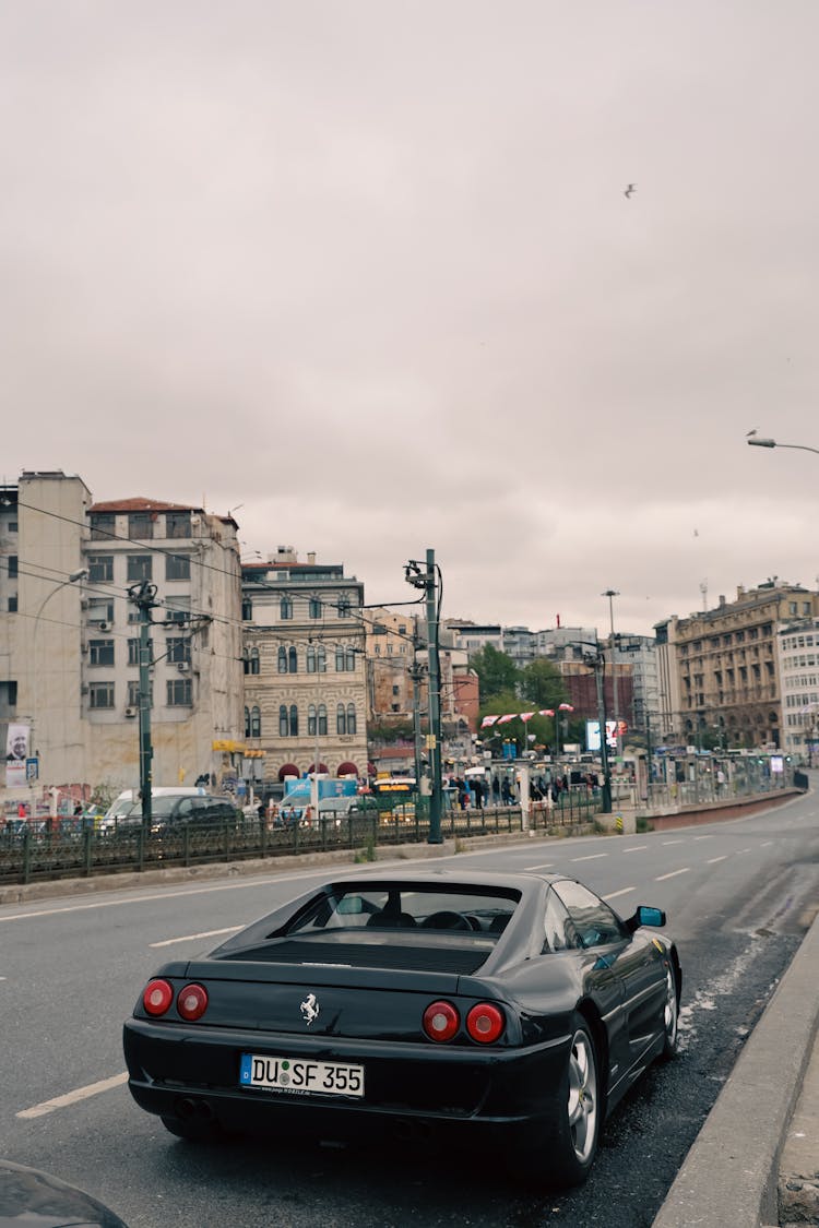 Black Ferrari F355