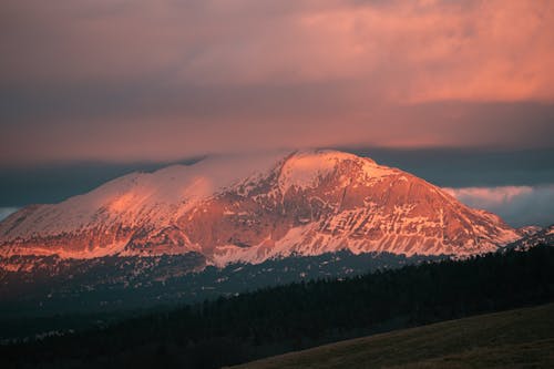 dağlar, dik, gün doğumu içeren Ücretsiz stok fotoğraf