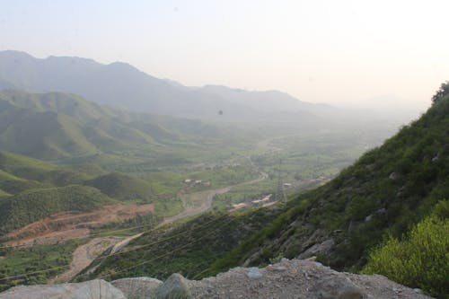 Foto d'estoc gratuïta de muntanya verda, muntanyes, muntanyes verdes