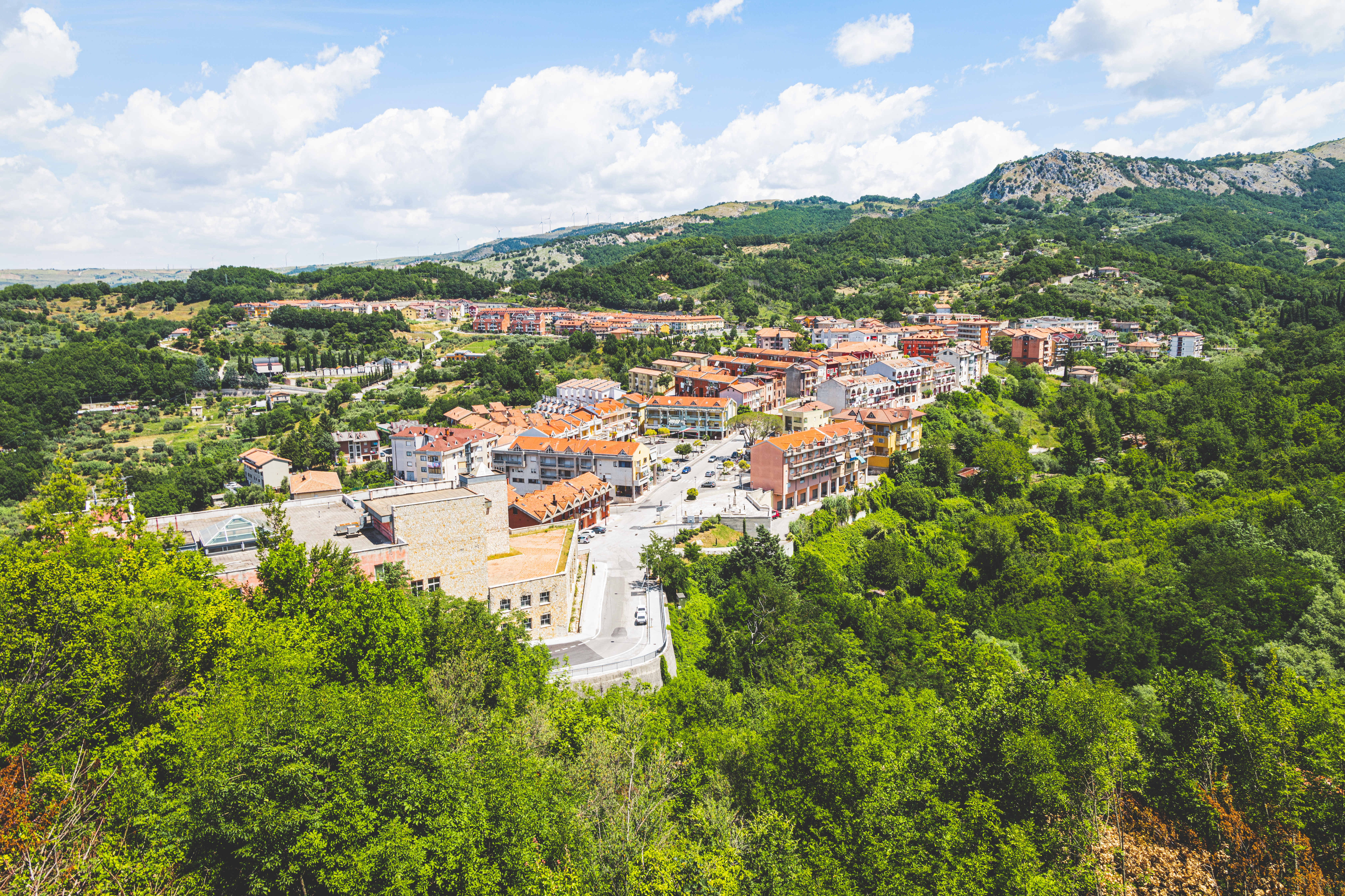 Genova grows revenue and NAV but income from property management declines — Photo by Gianluca Pugliese on Pexels