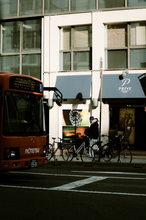 คลังภาพถ่ายฟรี ของ จอด, จักรยาน, ถนนในเมือง