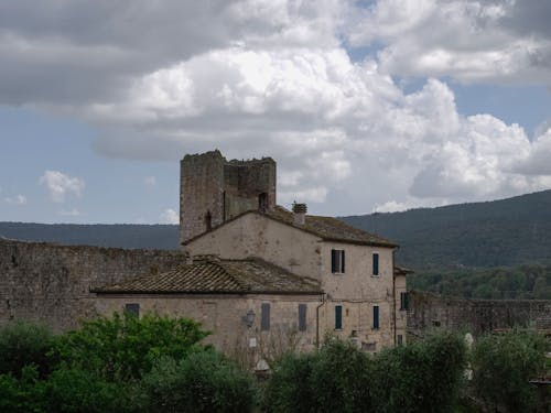 Photos gratuites de abîmé, arbres, bâtiment