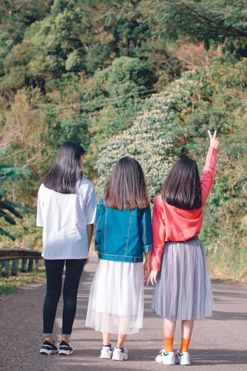 無料 アジアの女の子, グループ, パークの無料の写真素材 写真素材