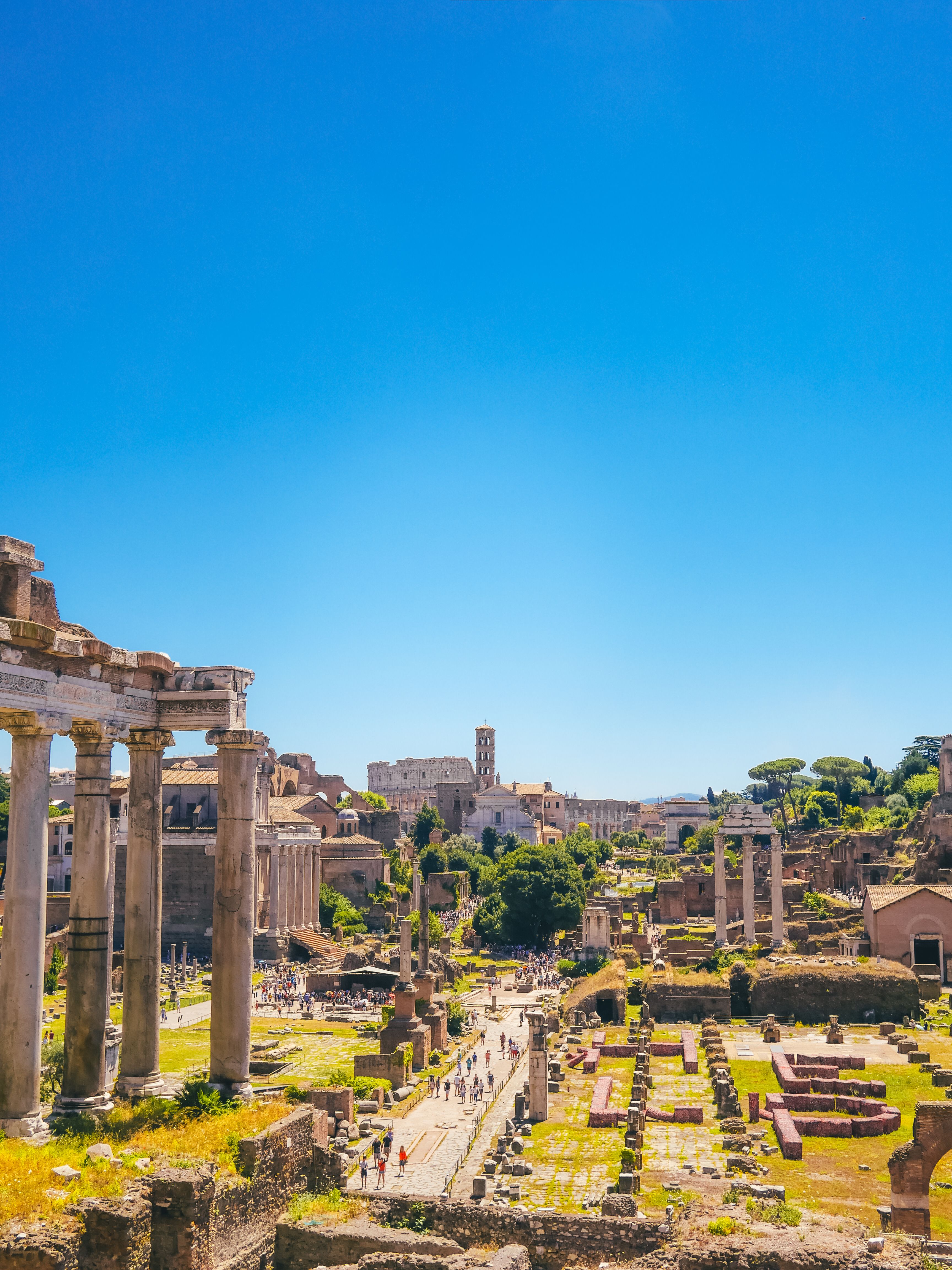 Ancient Roman ruins · Free Stock Photo
