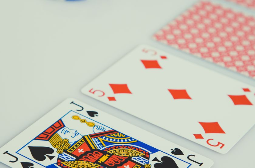 Online Casino: Spielautomaten und Live-Spiele im Überblick