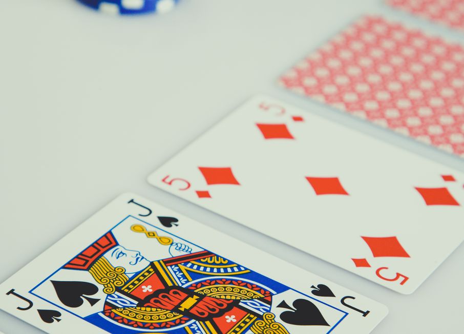 Online Casino: Spielautomaten und Live-Spiele im Überblick