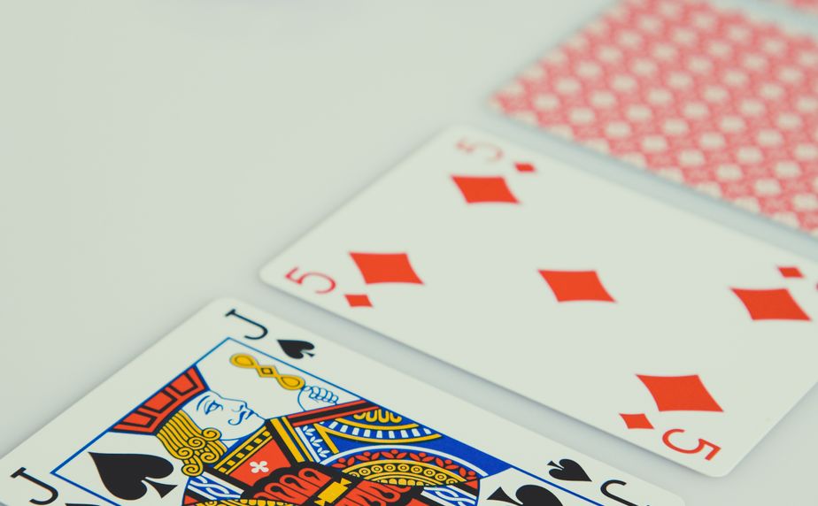 Online Casino: Spielautomaten und Live-Spiele im Überblick