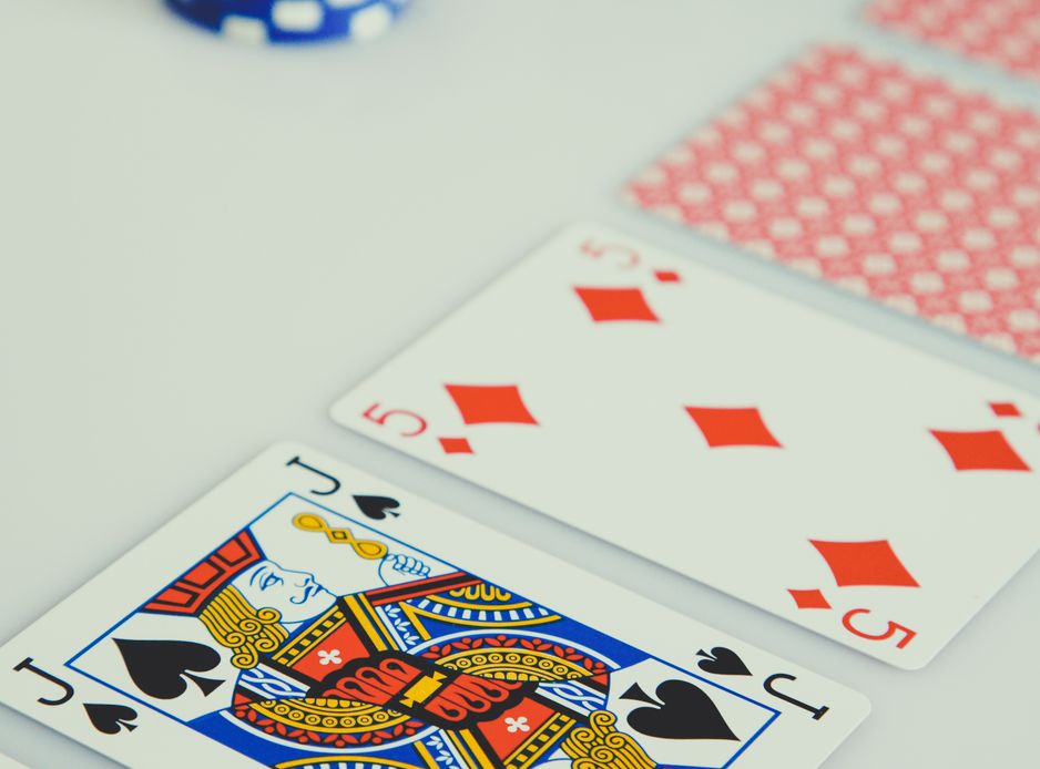 Online Casino: Spielautomaten und Live-Spiele im Überblick