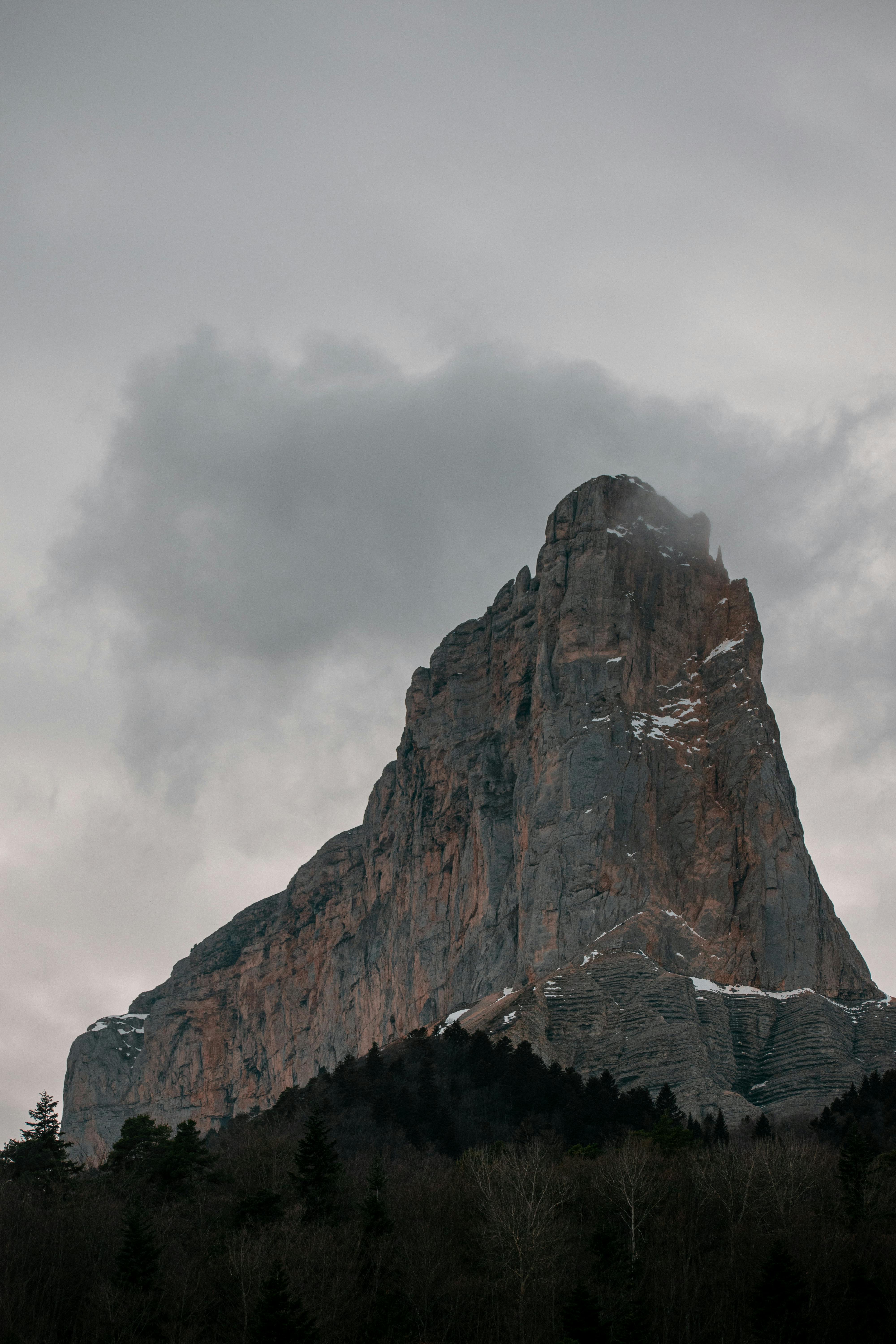 Men On A Cliff Stock Photo - Download Image Now - Cliff, Falling, At The  Edge Of - iStock