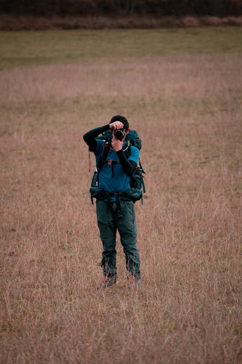 Gratis stockfoto met backpacker, camera, fotograaf