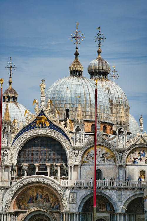 Foto profissional grátis de basílica de são marcos, católico, construção