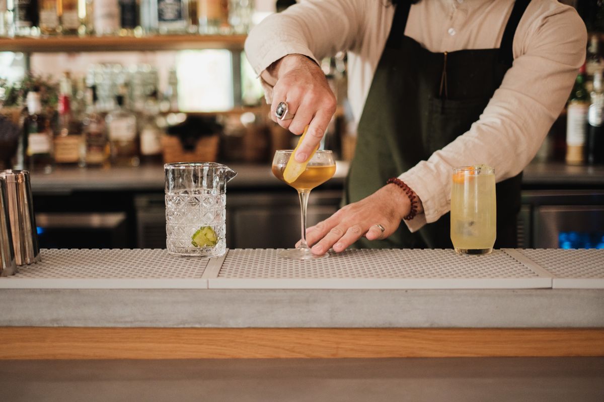 lavoro barman italia strumenti cocktail