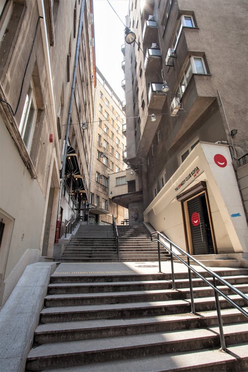 Kostenloses Stock Foto zu balustraden, gasse, gebäude