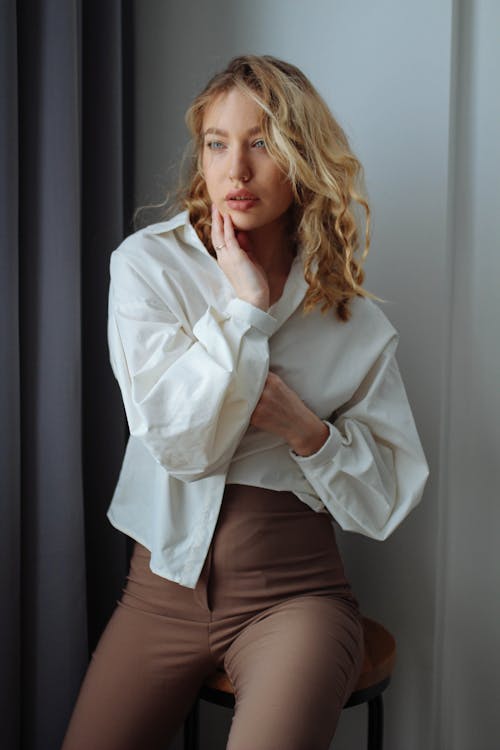 Imagine de stoc gratuită din atrăgător, blondă, bluză albă
