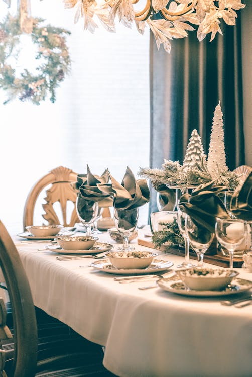 Quel style de vaisselle pour sa table de Noël ?