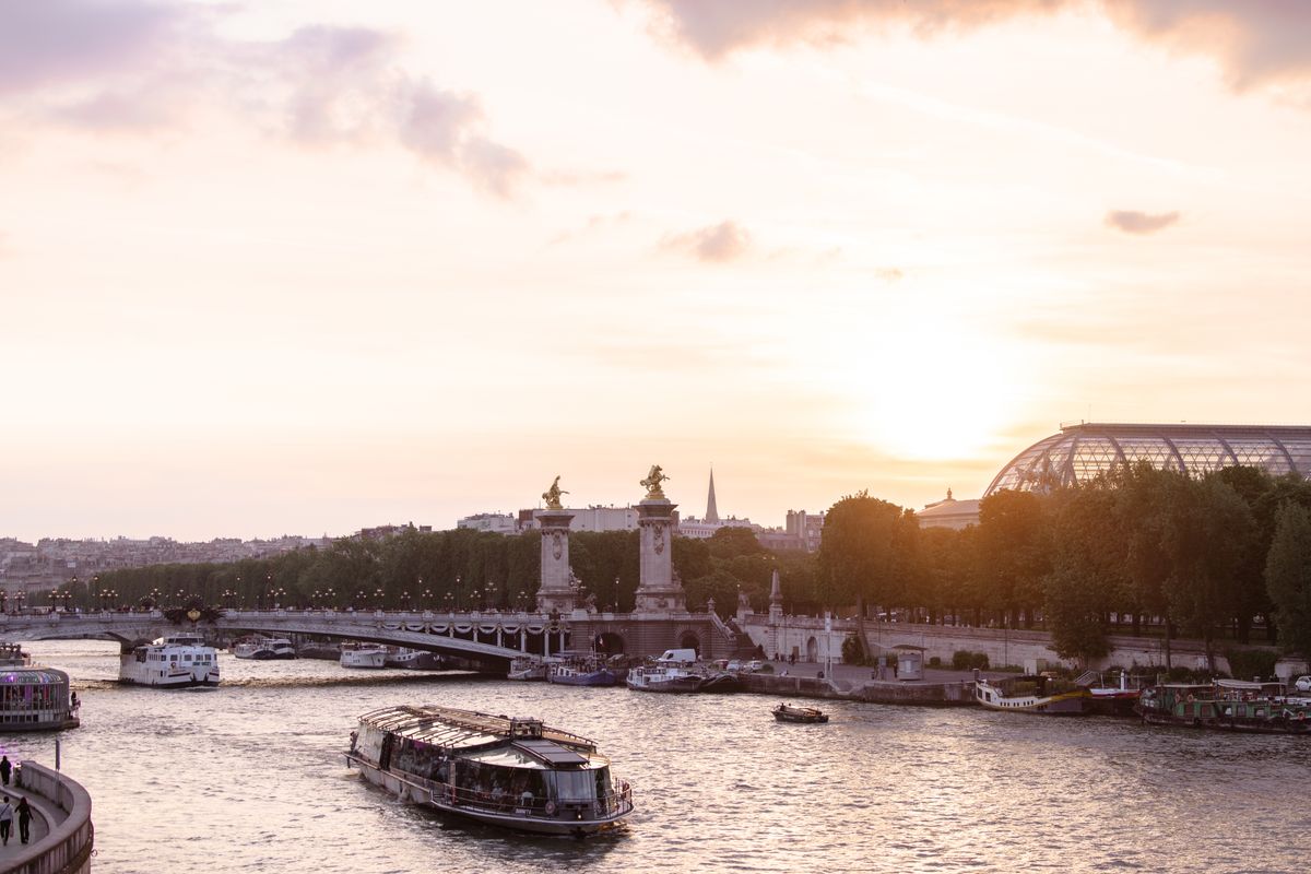 Lumină de soare peste Sena, la Paris