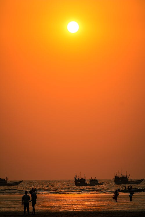 Gratis stockfoto met boten, dramatische hemel, gouden uur