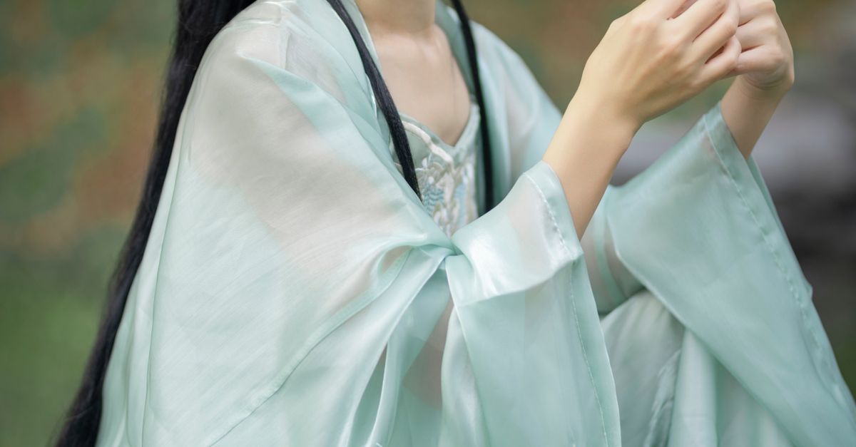 Model Photo Tradition Model in Traditional Dress · Free Stock Photo
