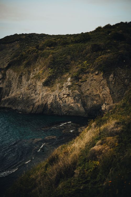 Free Dramatic cliff landscape along the İstanbul shoreline in the golden evening light. Stock Photo