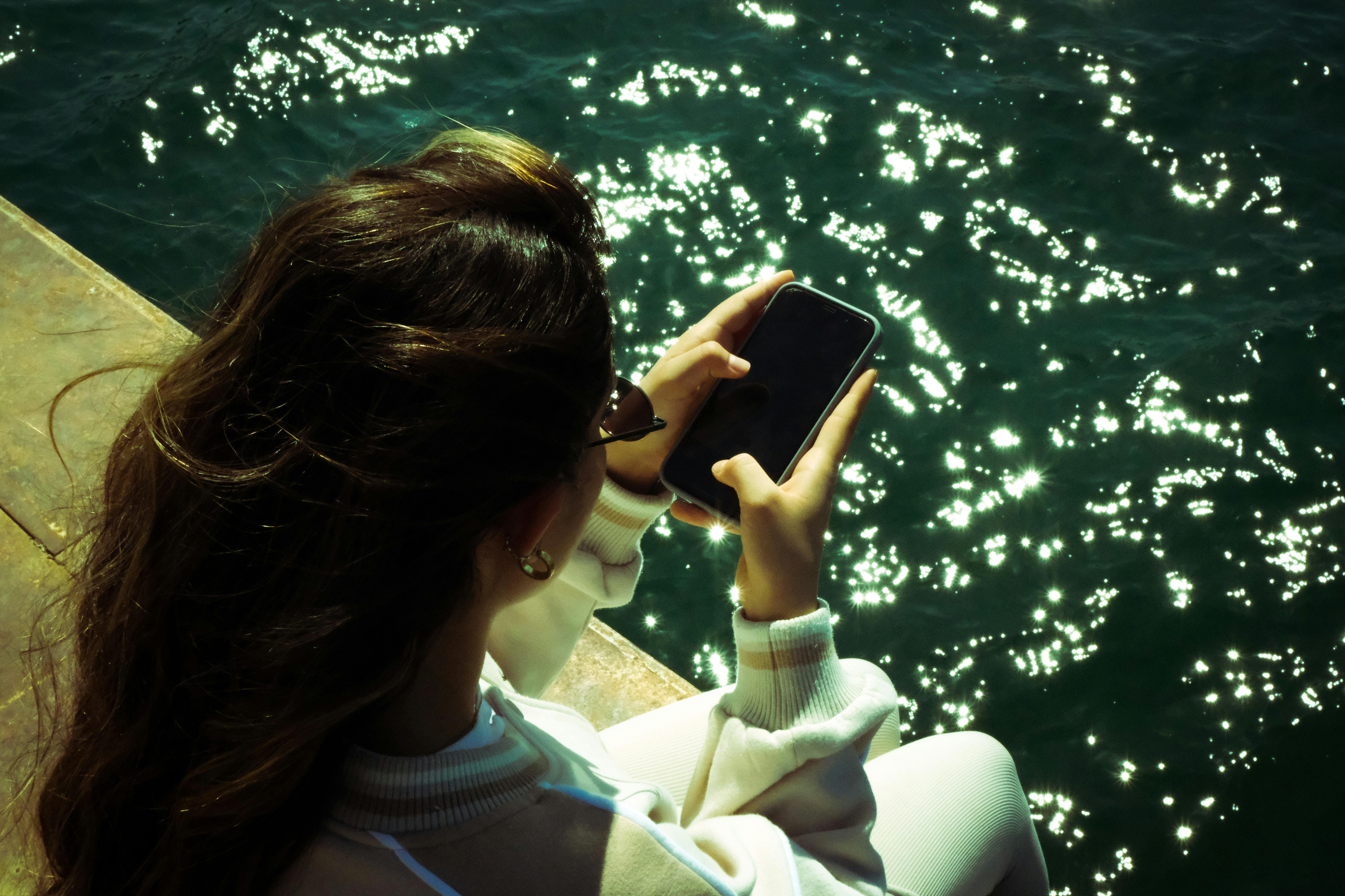 Mental health apps are leaking your private thoughts. How do you protect yourself? — Photo by Efnan Yılmaz on Pexels