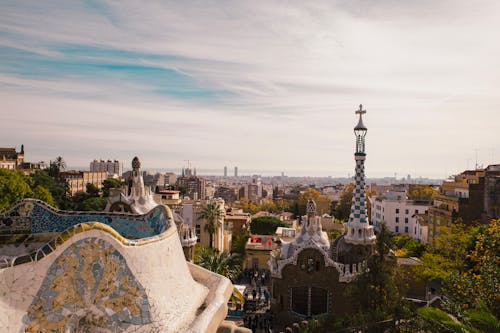 Kostenloses Stock Foto zu barcelona, bäume, gebäude