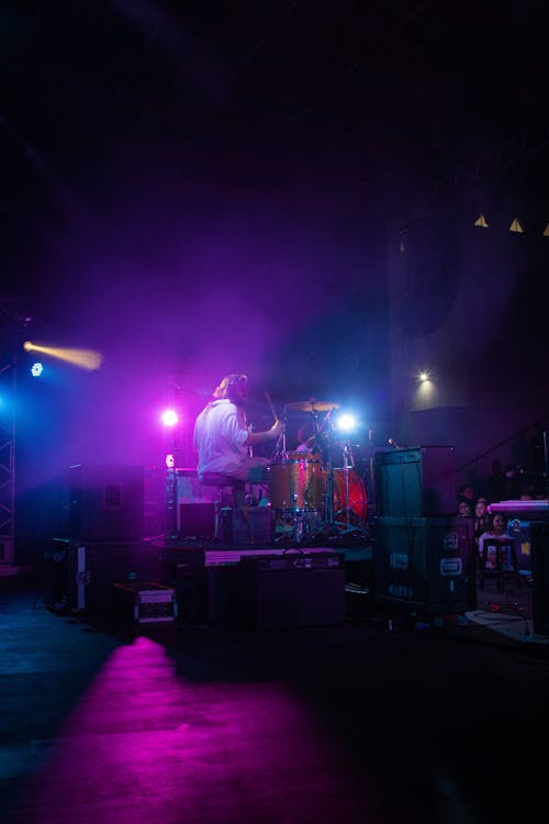 Foto profissional grátis de apresentação, bateria, baterista