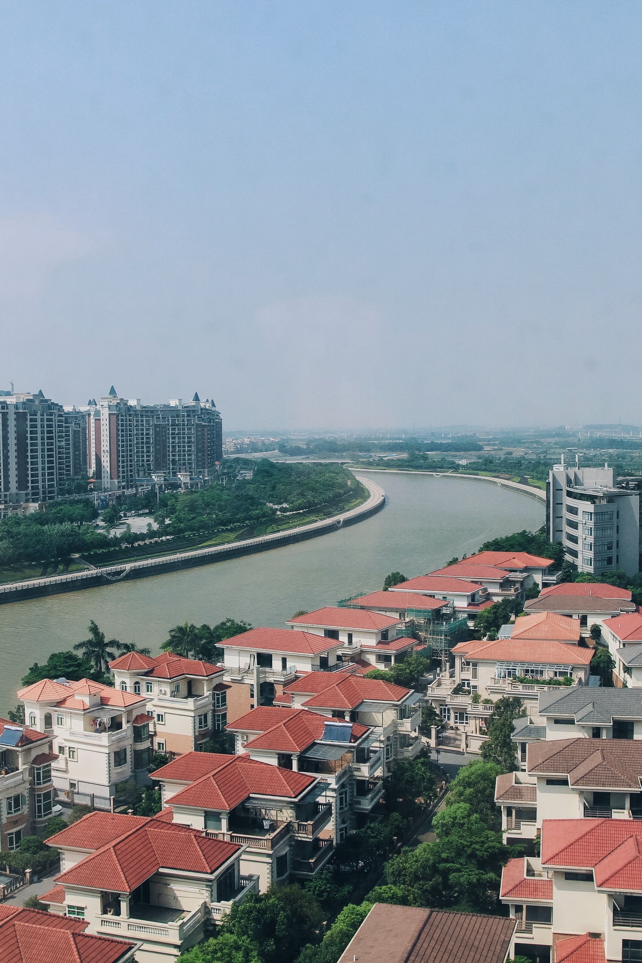 River and Buildings in City · Free Stock Photo