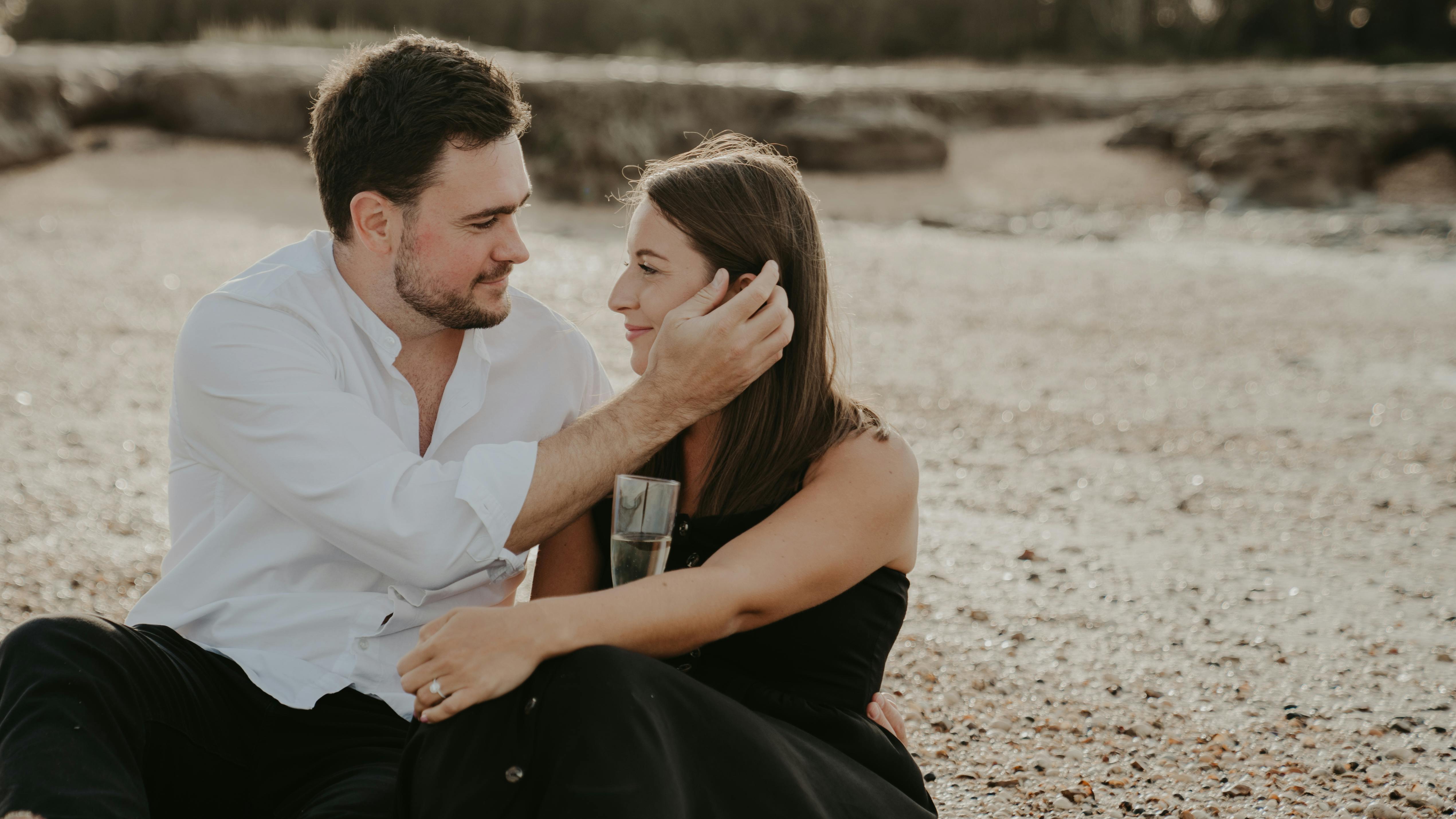 28 Beach Engagement Photos to Ensure an Everlasting Memory