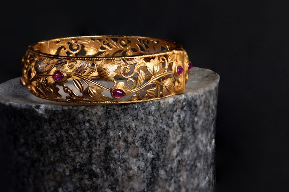 Esha Halo Ring