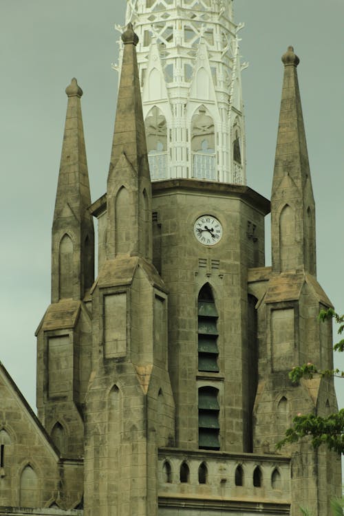 가톨릭, 건물, 고딕 양식의 건축물의 무료 스톡 사진