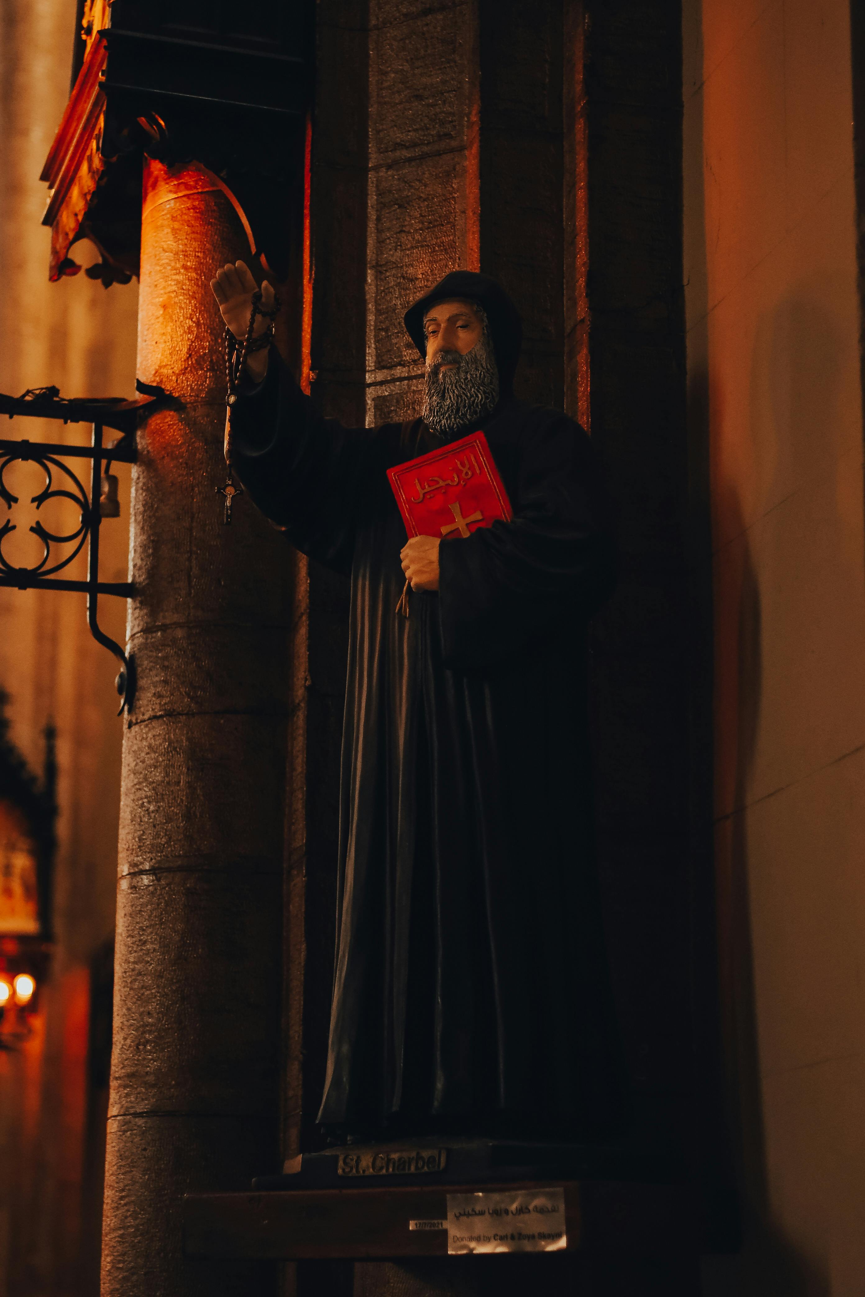 A Statue of the Immaculate Heart of Mary · Free Stock Photo