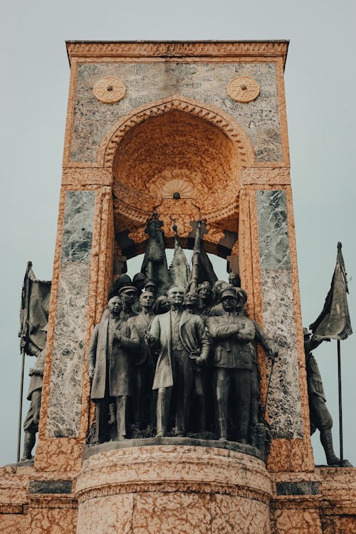 Kostenloses Stock Foto zu bronze, denkmal der republik, figuren