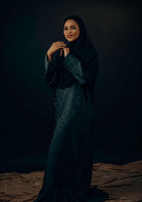 Gratis stockfoto met glimlachen, hijab, hoofddoek
