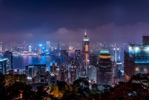 Free Captivating cityscape of Hong Kong's illuminated skyline, showcasing vibrant neon lights. Stock Photo