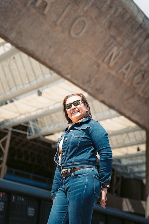 Gratis lagerfoto af cowboybukser, jean jakke, kvinde