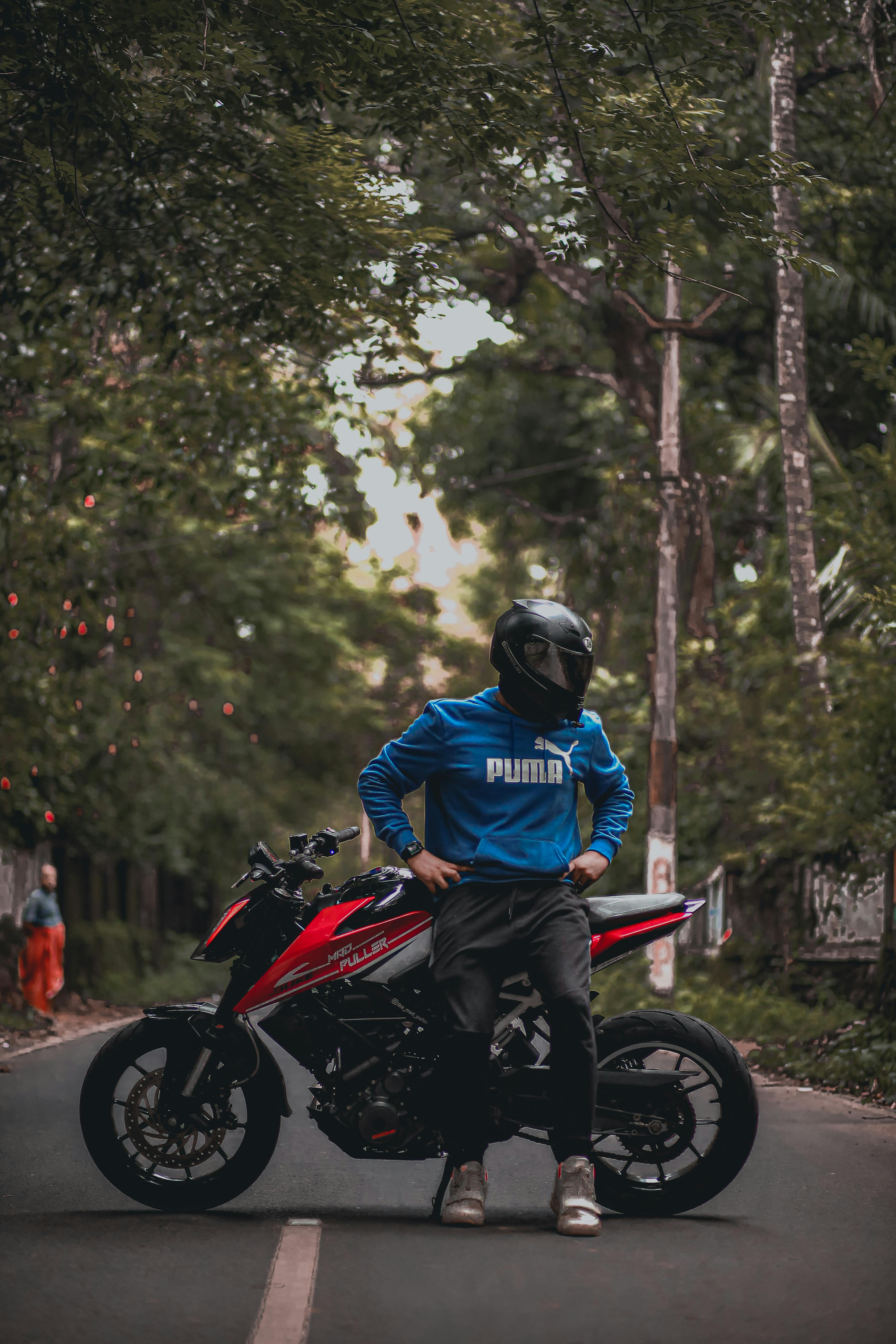 KTM Duke bike lover Images • ꧁༒❤️👑Rs Girls👑❤️༒꧂  (@sulega_ramachandren0725) on ShareChat