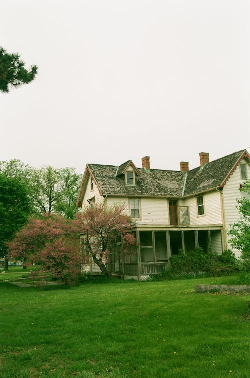 View of a House with a Yard