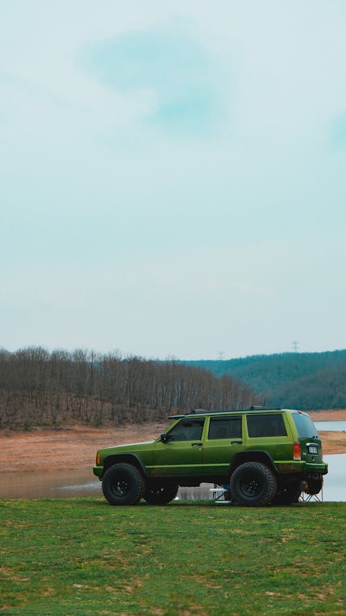 Ilmainen kuvapankkikuva tunnisteilla auto, jeep cherokee xj, katumaasturi