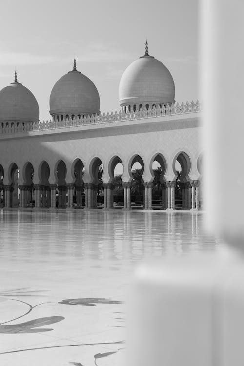 Black and White Photo of Sheikh Zayed Grand Mosque 