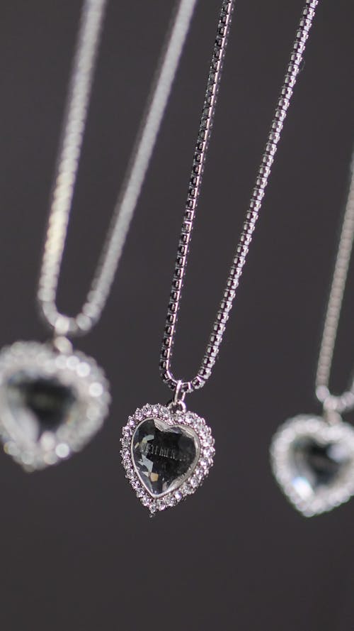 Silver Pendant Necklaces