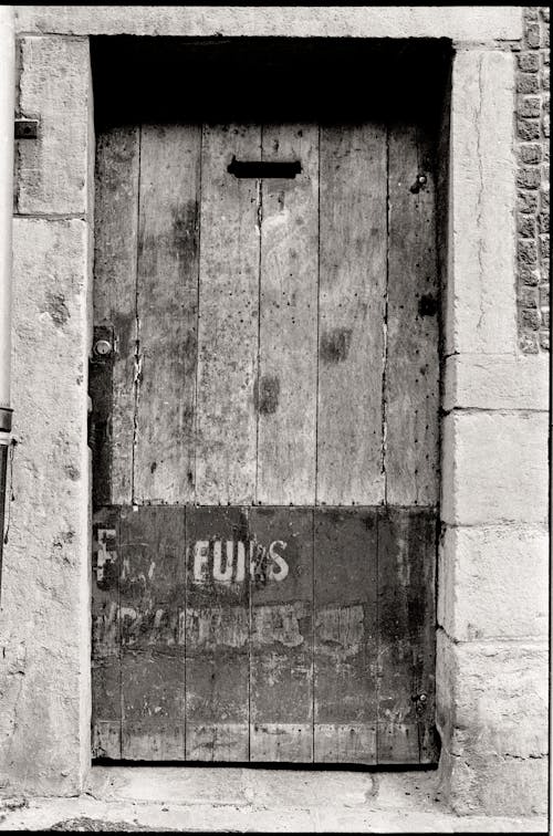 Fotobanka s bezplatnými fotkami na tému čierny a biely, drevený, dvere