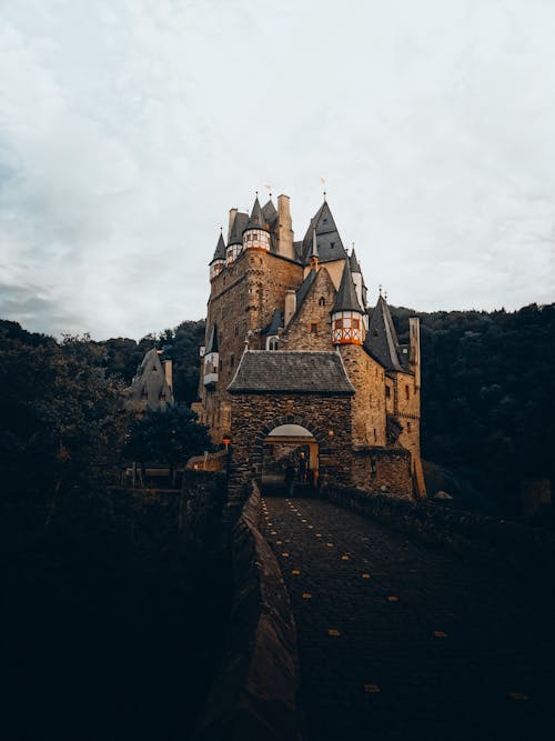 Fotobanka s bezplatnými fotkami na tému brána, eltz hrad, gotická architektúra