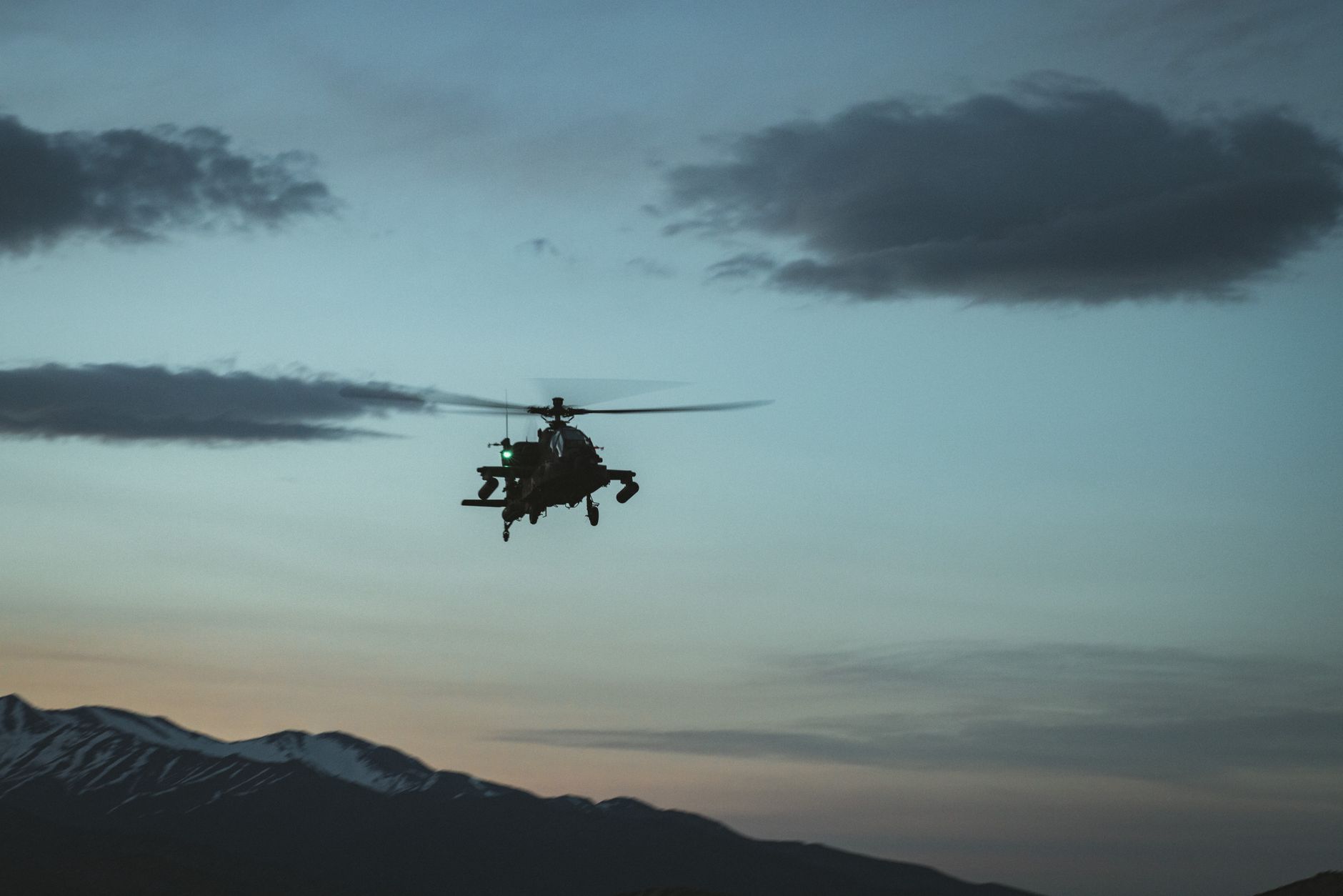 Odvetné údery USA proti Iránu po zostrelení bojového vrtuľníka Apache