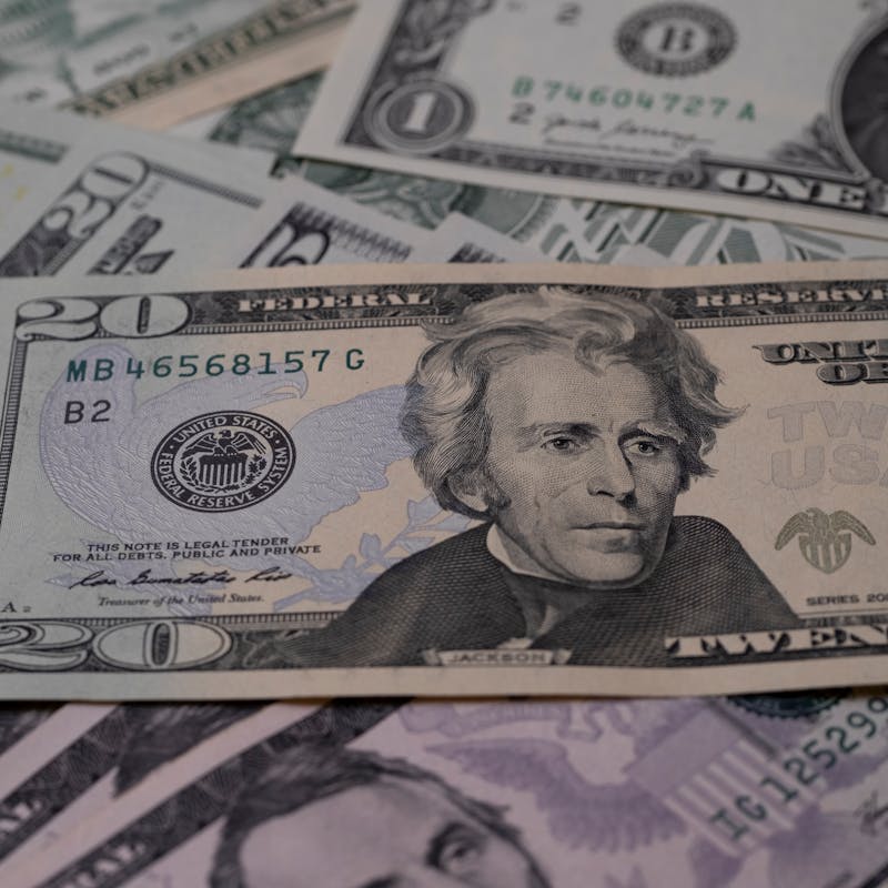 Budgeting with Cash Envelopes: What It Changes