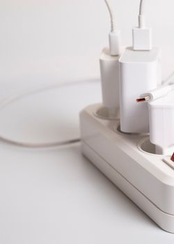 Surge Protector Outlet Extender - with Rotating Plug, 6 AC Multi Plug Outlet with 4 USB Ports (2 USB C), 1800 Joules, 3-Sided Swivel Power Bar with Spaced Splitter for Home, Office, Travel