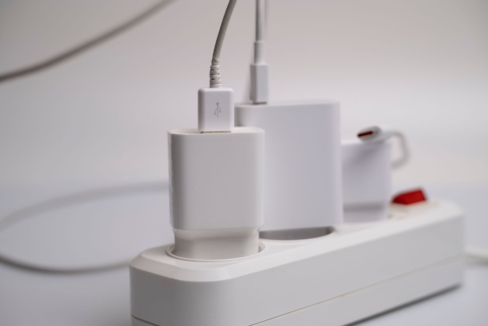 Prese elettriche e dispositivi collegati in casa