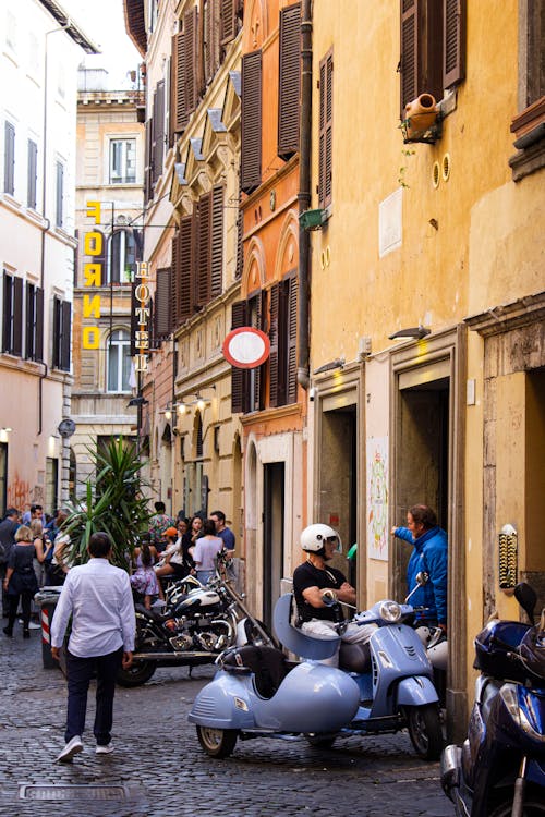 Foto d'estoc gratuïta de carrer, carrers de la ciutat, edifici