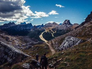 Mountain trail by Jędrzej Koralewski on Pexels