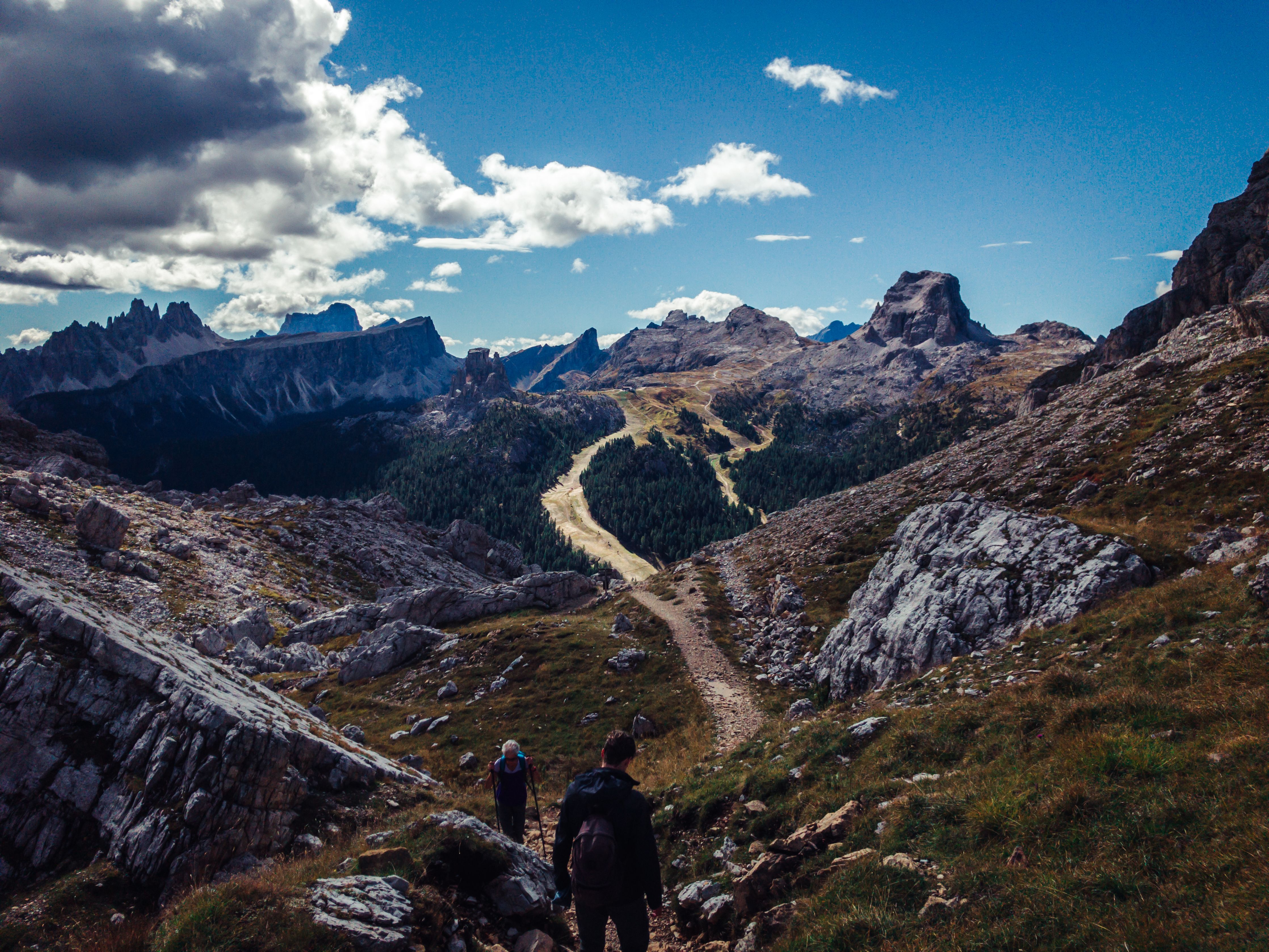 Historia del senderismo y el trail running: de peregrinos a ultrafondistas