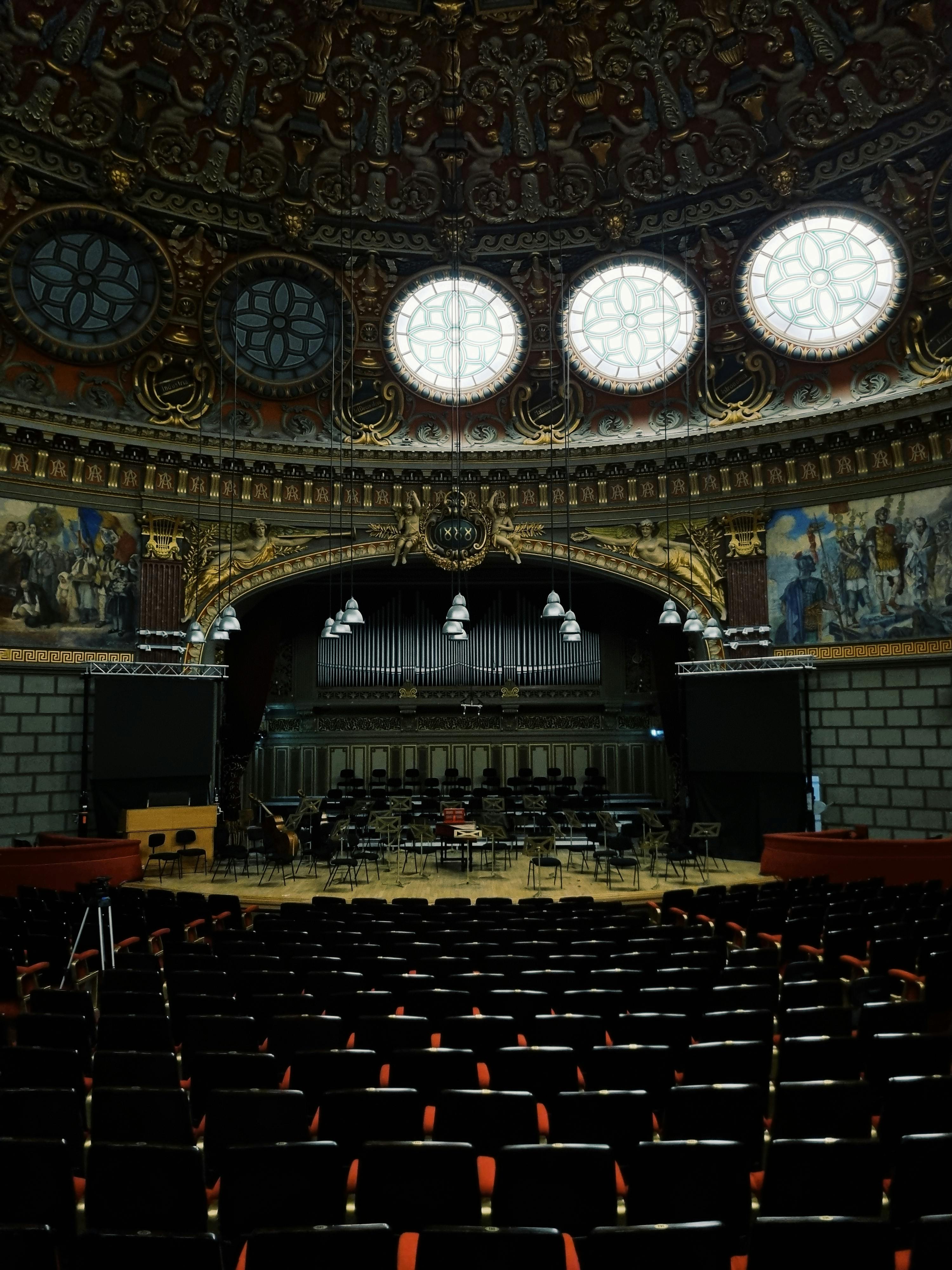 Gratis Immagine gratuita di amanti della musica, ambiente interno, architettura Foto a disposizione